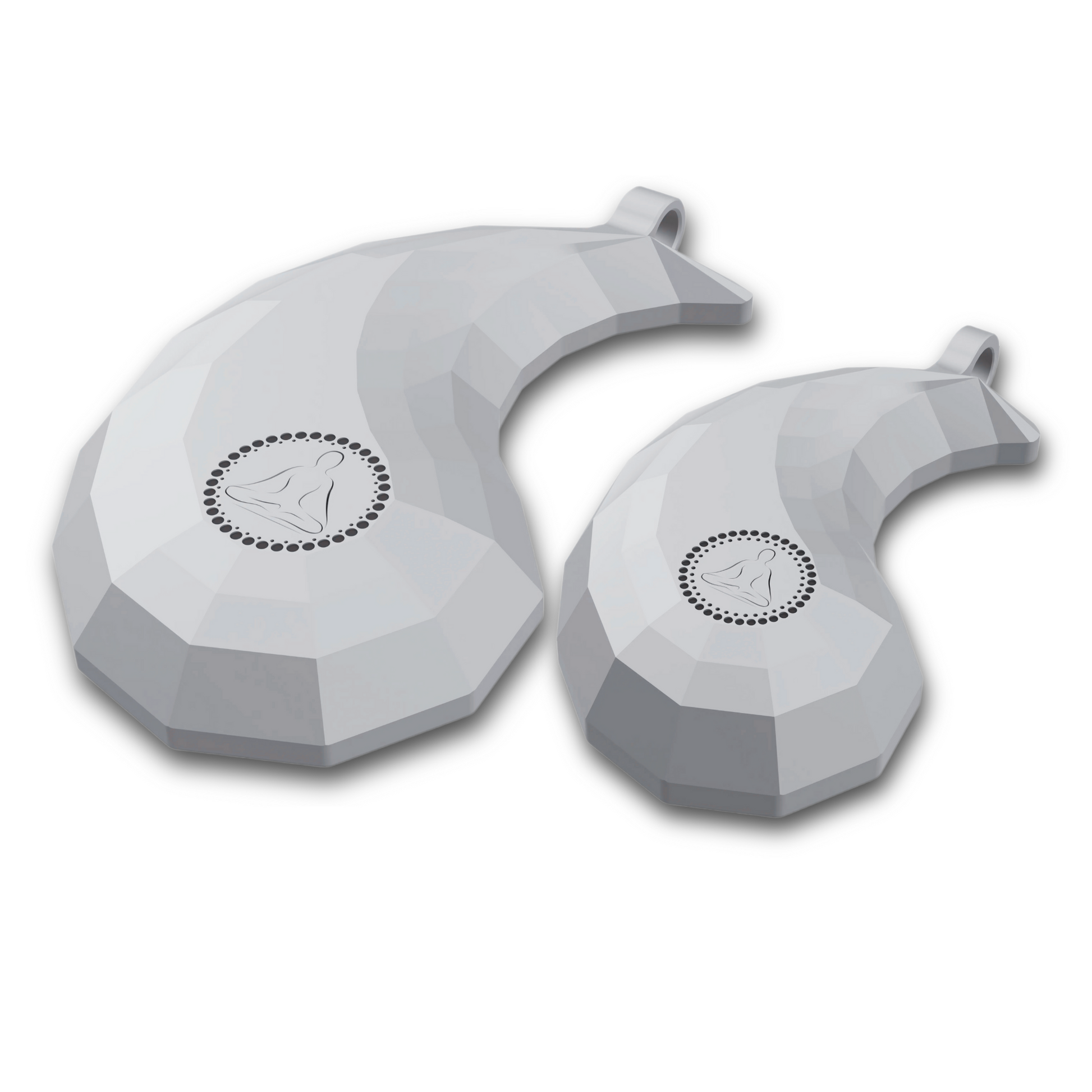 Produktbild des BODY BEAM Spark in Silber, Größen Classic und Slim. Zeigt das einzigartige Design und die präzise Verarbeitung. Speziell entwickelt für Menschen, die bewusst in einem Umfeld mit 5G-Strahlung und WLAN leben möchten.
